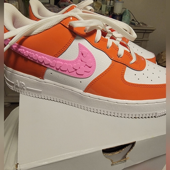 Nike Air Force 1 LV8 - Picture 1 of 3
